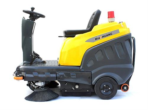 駕駛式小型電動掃地車 駕駛式小型電動掃地車