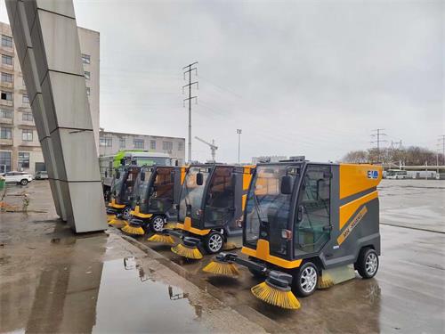 南博環境C200全封閉道路清掃車服務于馬鞍山環衛系統