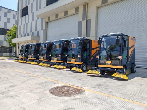 南博環(huán)境C200全封閉道路清掃車服務(wù)于合肥環(huán)衛(wèi)系統(tǒng)